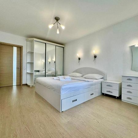 Apartpoltava Стильні Білосніжні Апартаменти, 2-Окремі Кімнати , Документи Для Відрядження , Банківський Чек ภายนอก รูปภาพ