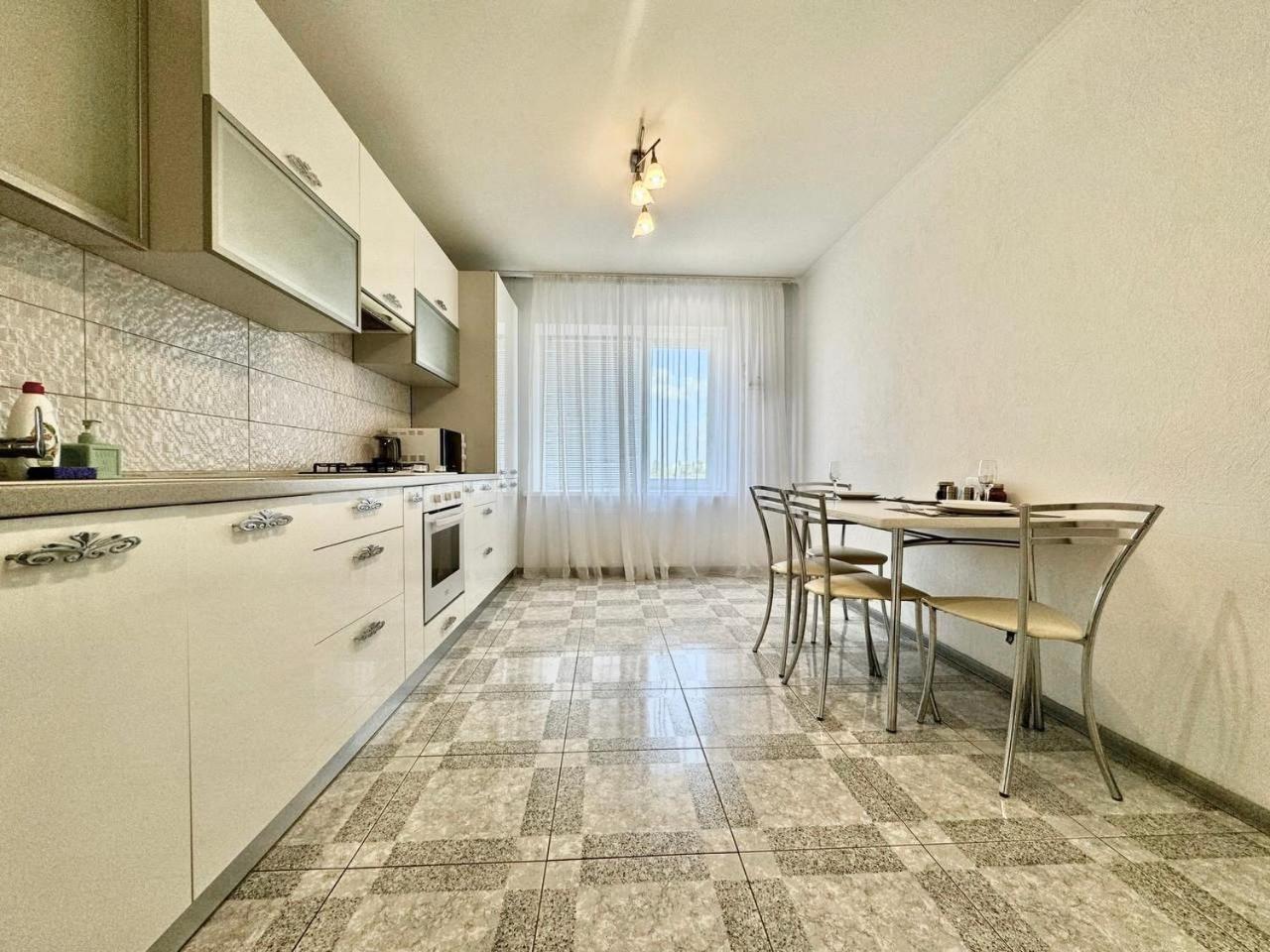 Apartpoltava Стильні Білосніжні Апартаменти, 2-Окремі Кімнати , Документи Для Відрядження , Банківський Чек ภายนอก รูปภาพ