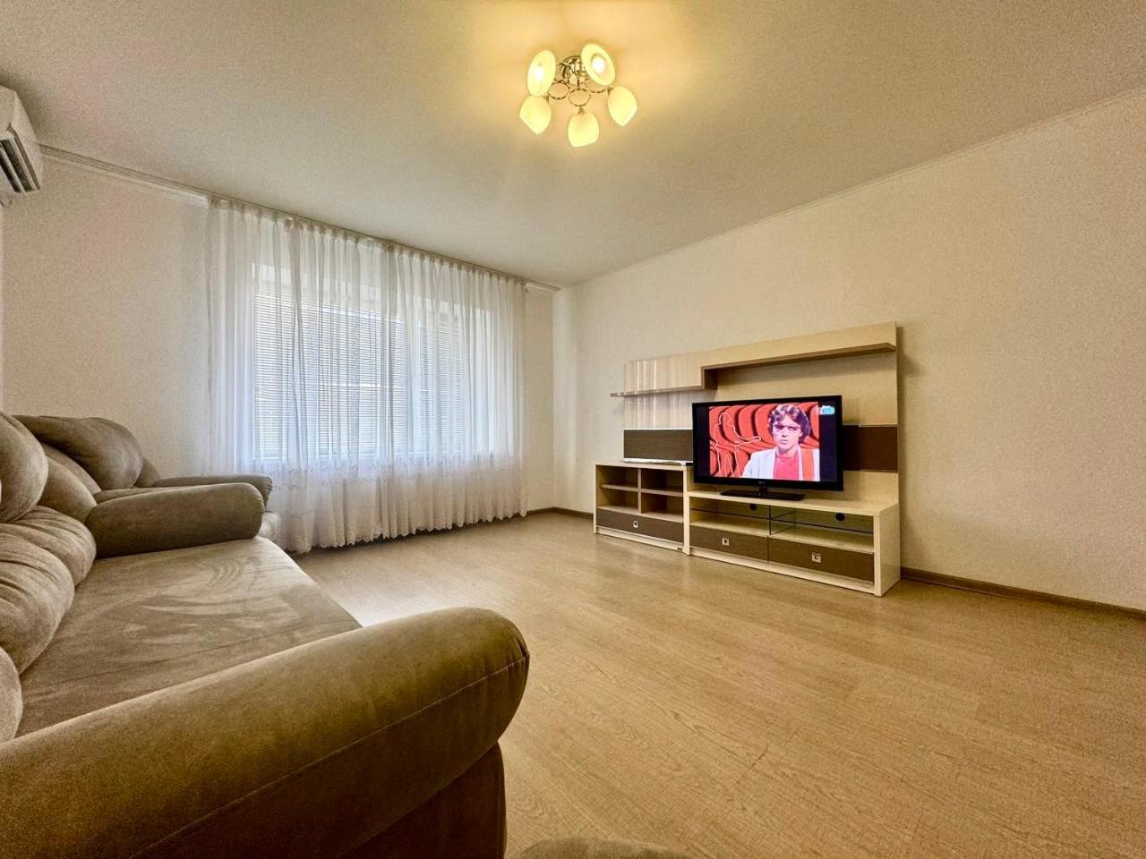 Apartpoltava Стильні Білосніжні Апартаменти, 2-Окремі Кімнати , Документи Для Відрядження , Банківський Чек ภายนอก รูปภาพ