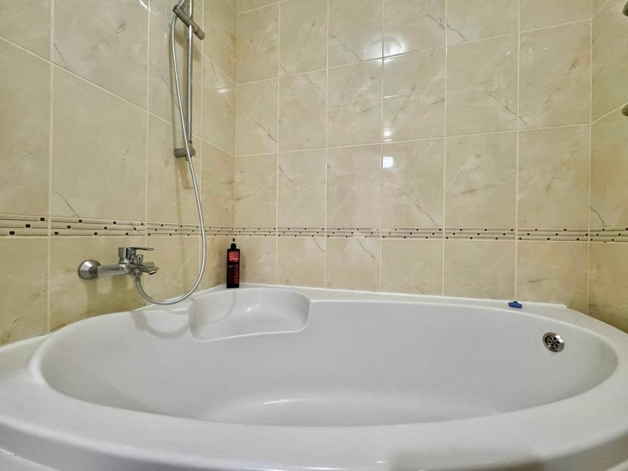 Apartpoltava Стильні Білосніжні Апартаменти, 2-Окремі Кімнати , Документи Для Відрядження , Банківський Чек ภายนอก รูปภาพ
