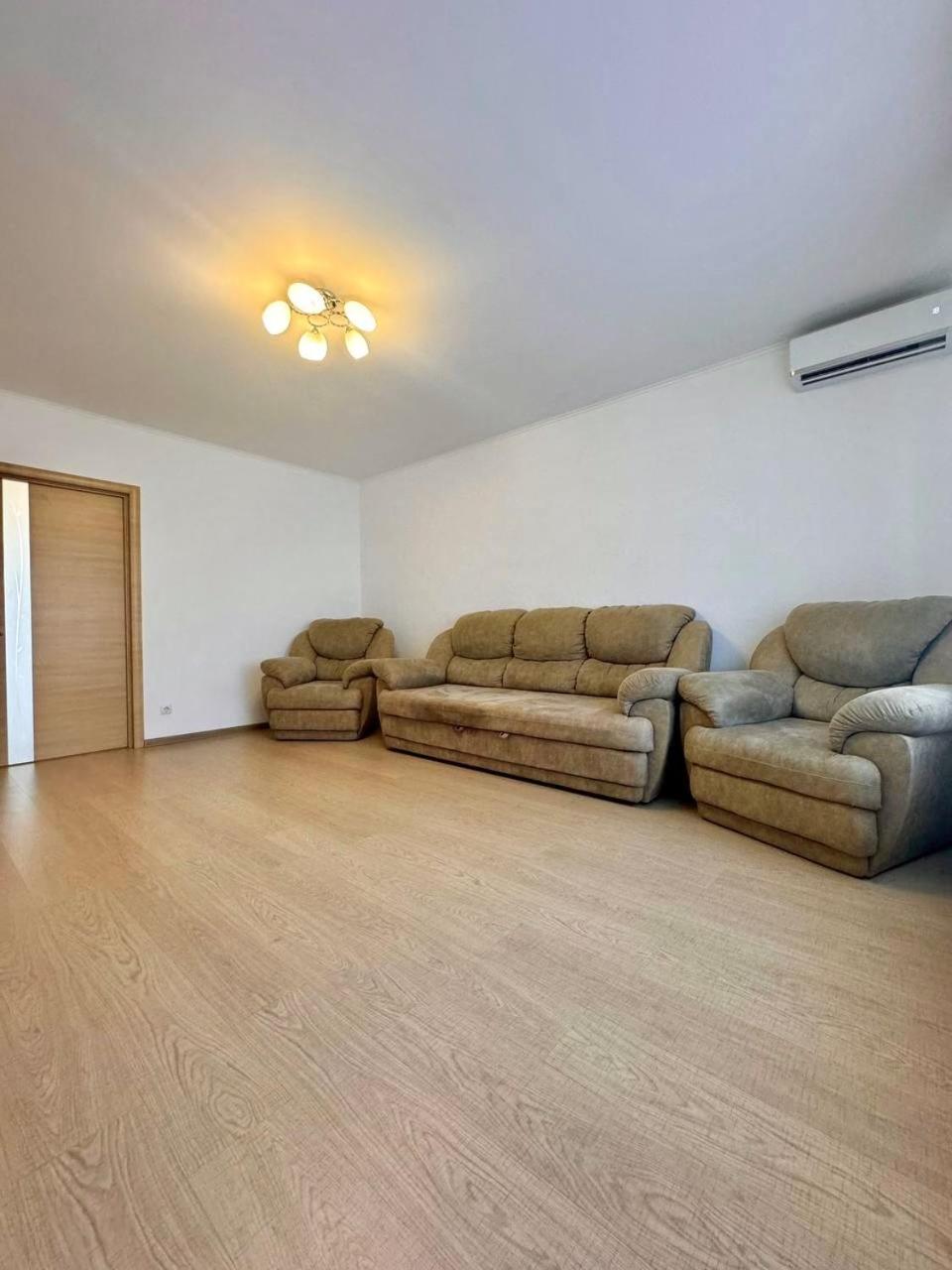 Apartpoltava Стильні Білосніжні Апартаменти, 2-Окремі Кімнати , Документи Для Відрядження , Банківський Чек ภายนอก รูปภาพ